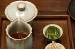 胡同里喝茶 成了年轻人的酷玩法