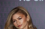 比MV更有戏剧性的是Selena Gomez的复古发型！