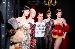 时尚界最敢玩的设计师离开Moschino，任内作品屡屡引人发问：“这就是时尚？”